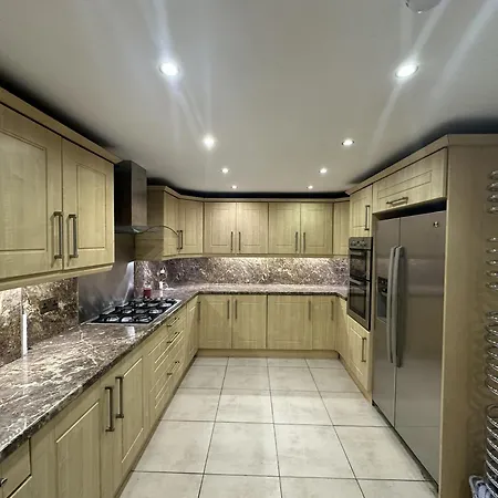 Penzion Leeds 5 *